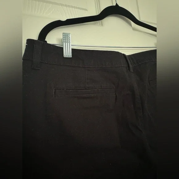a.n.a Women's Black Shorts Size 14 - Picture 5 of 7